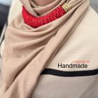 FOULARD GIOIELLO beige e perline corallo