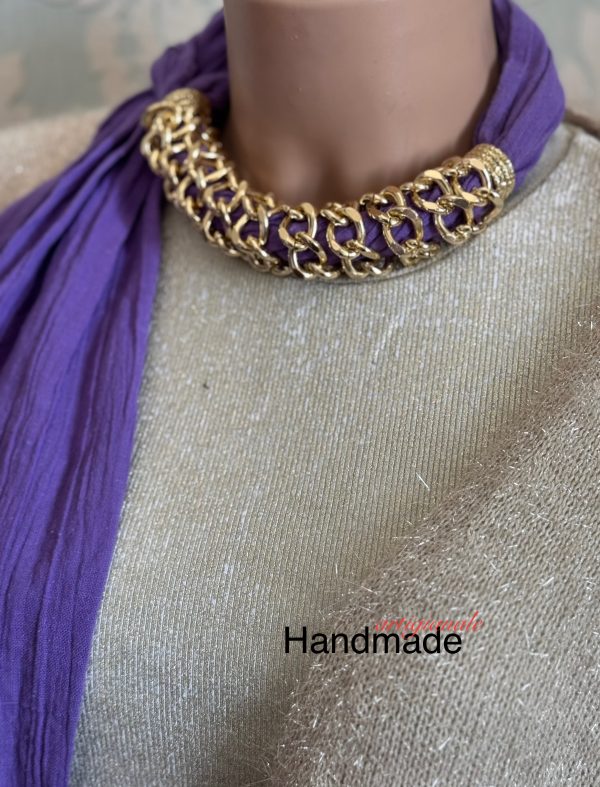 FOULARD GIOIELLO lilla con catena