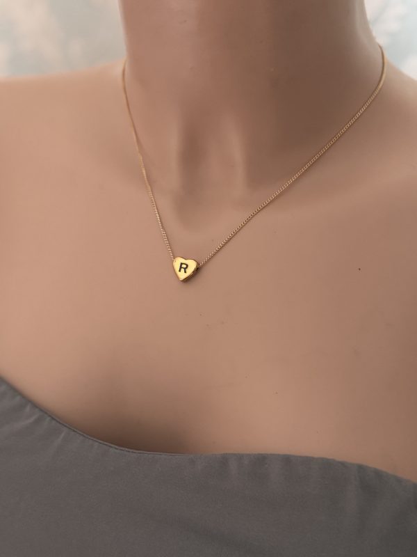 COLLANA con charm a cuore incisa lettera, color oro - immagine 13