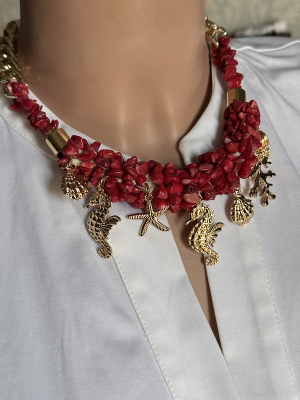 COLLANA girocollo con multifilo e charm marini
