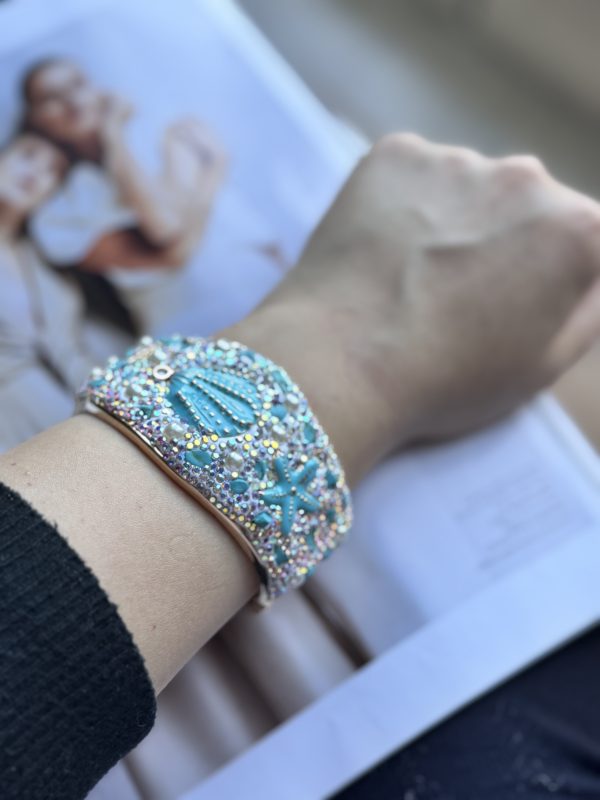 BRACCIALE rigido ricoperto di strass ed effetti marini