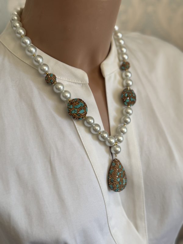 COLLANA di perle con centrale a goccia