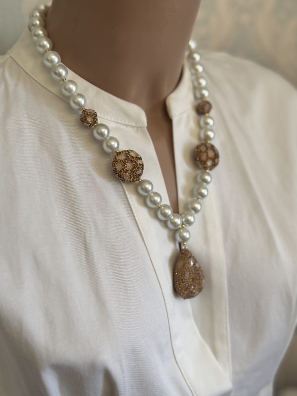COLLANA di perle con centrale a goccia - immagine 2