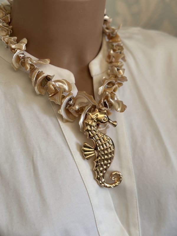 COLLANA di conchiglie con cavaluccio marino