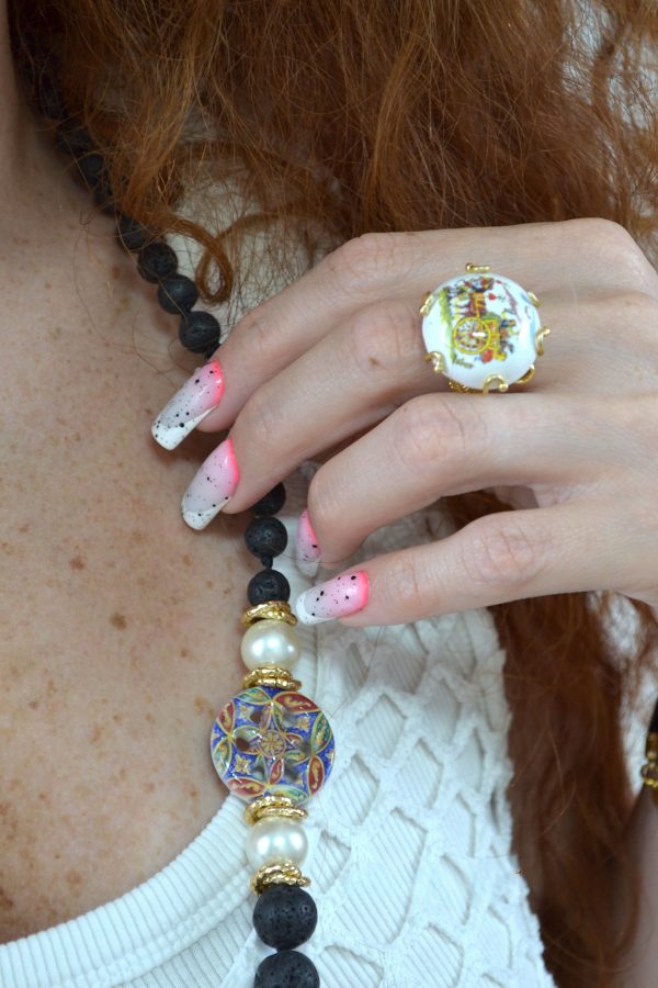 COMPLETO anello con carretto e collana in pietra lavica - immagine 2